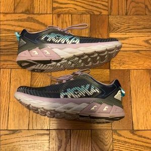 Hoka Arahi 2